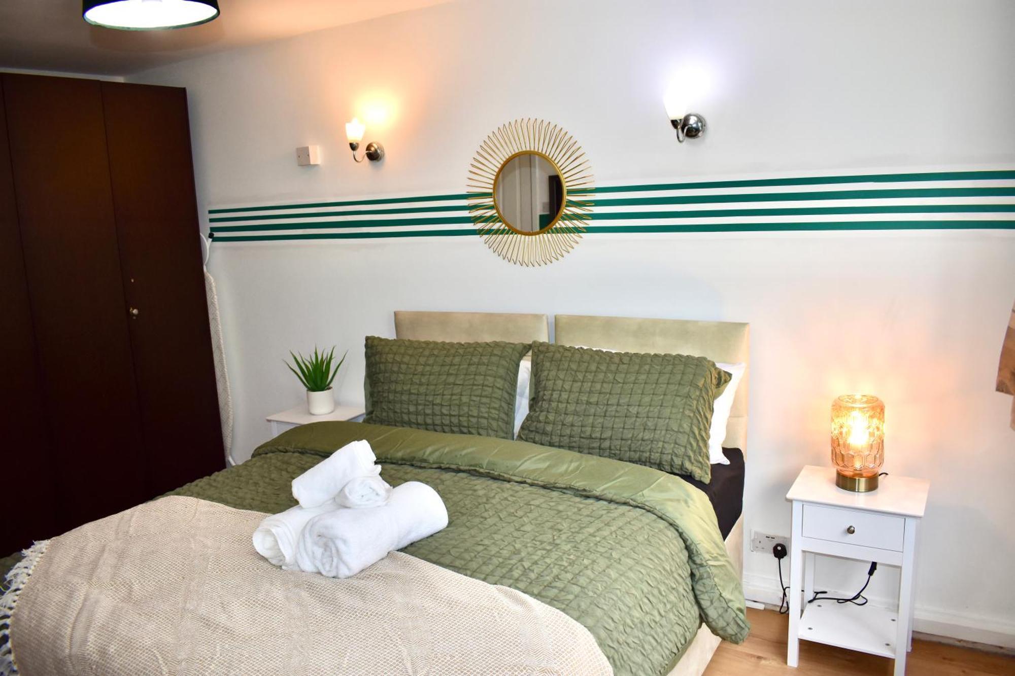 Luxury 2 Bedroom Apartment, Parking, Few Minutes Walk From Wembley Stadium London Bagian luar foto