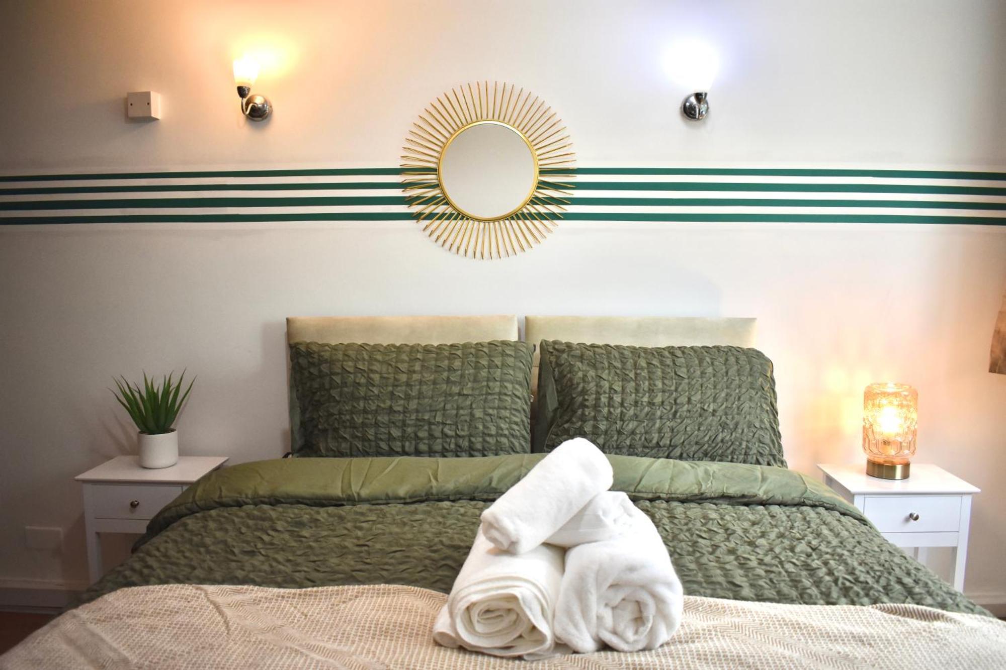 Luxury 2 Bedroom Apartment, Parking, Few Minutes Walk From Wembley Stadium London Bagian luar foto